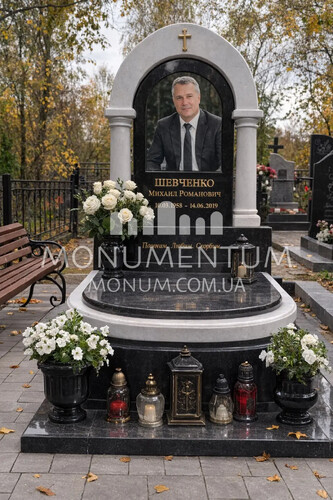 Пам'ятники Фото пам'яток із колонами/дахами/арками nKOL26025 фото